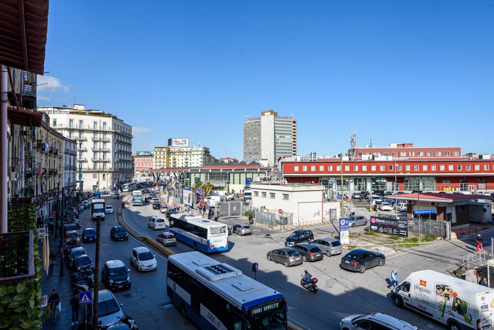 Napoli Centrale Di Fabio E Veronica Lt Eksteriør bilde
