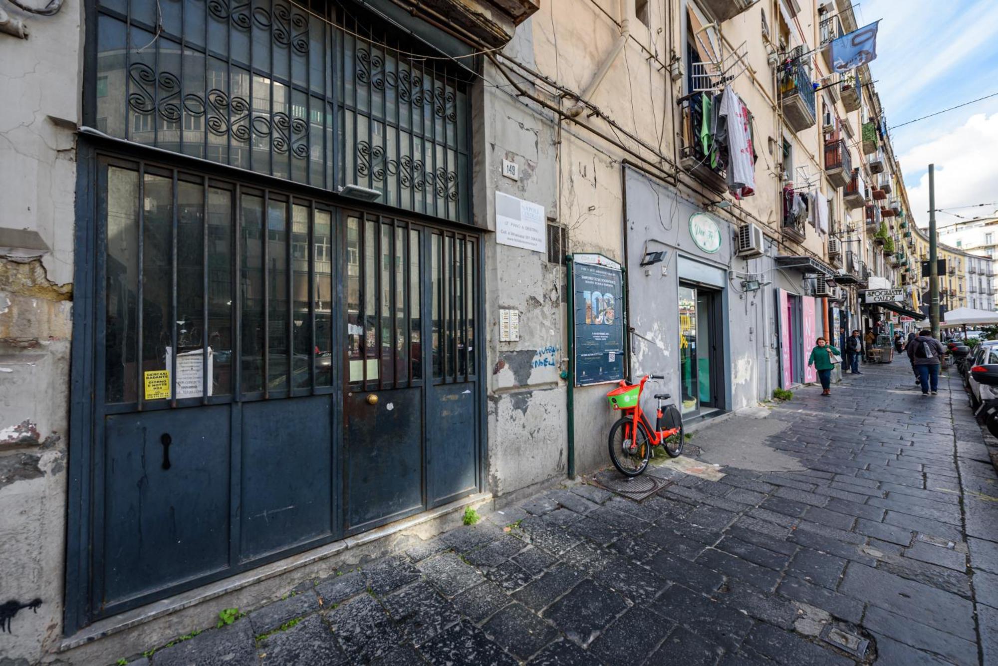 Napoli Centrale Di Fabio E Veronica Lt Eksteriør bilde